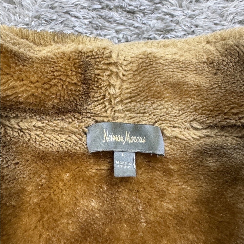 Neiman Marcus Camel Faux Shearling Vest - Picture 2 of 6